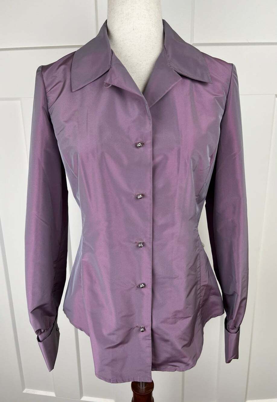 Z by Zelda Blouse Size 4 Iridescent Lilac Purple Pleated Back Statement Cuffs